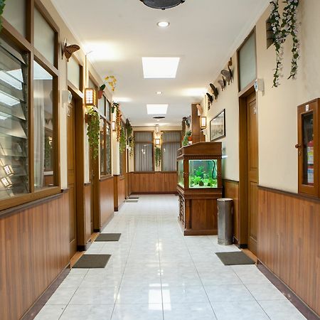 Reddoorz Plus Near Riau Street Bandung Luaran gambar