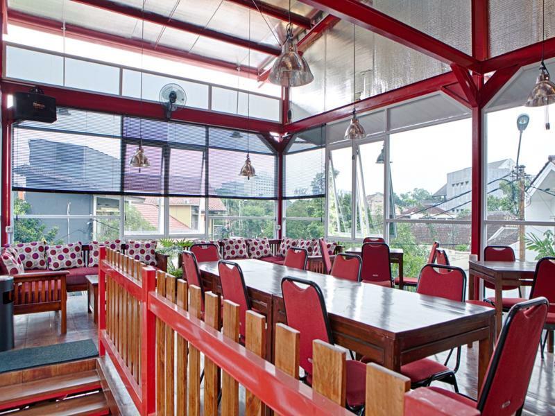 Reddoorz Plus Near Riau Street Bandung Luaran gambar